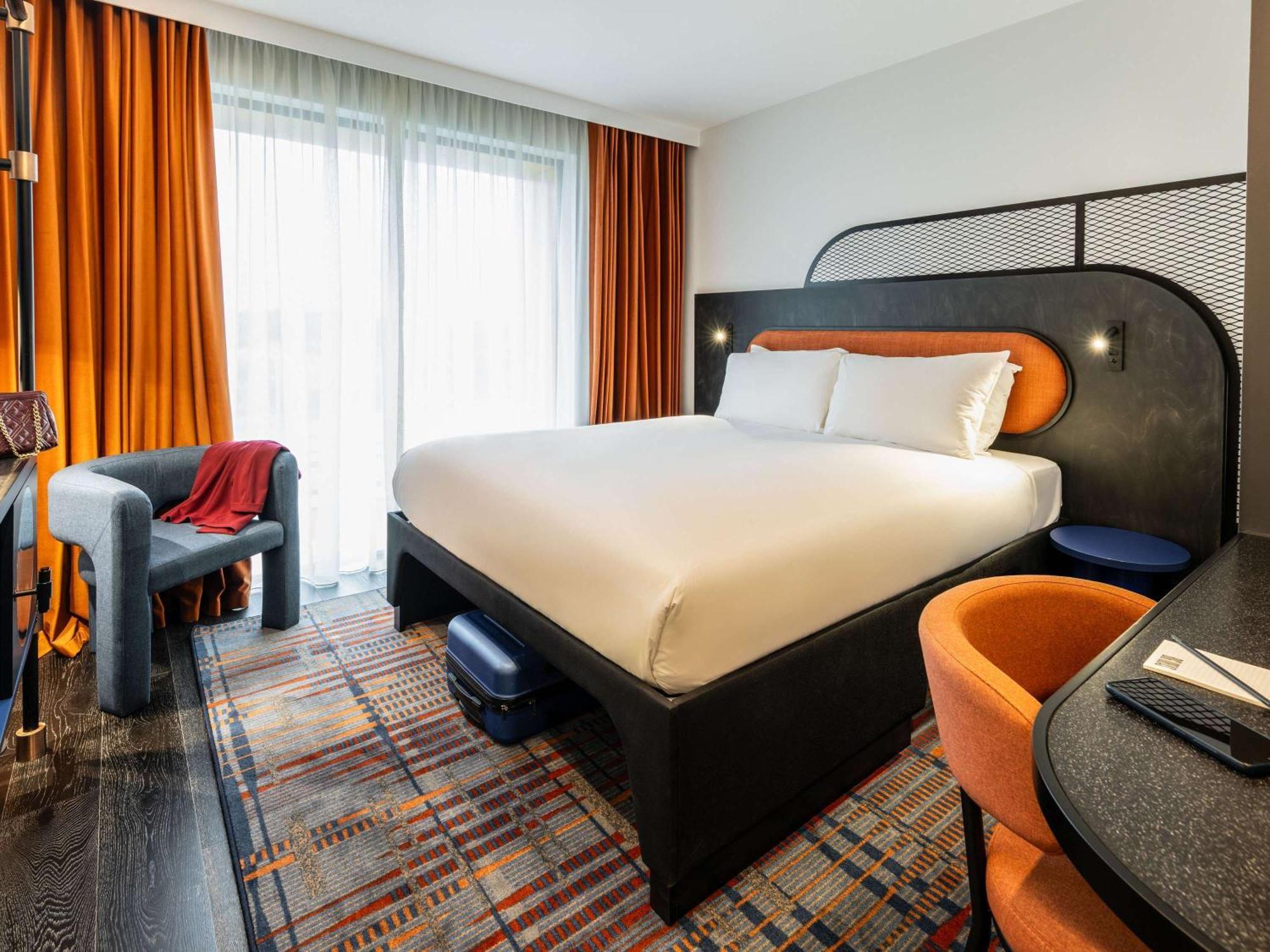 Tribe Manchester Airport By Accor Хейл Екстериор снимка