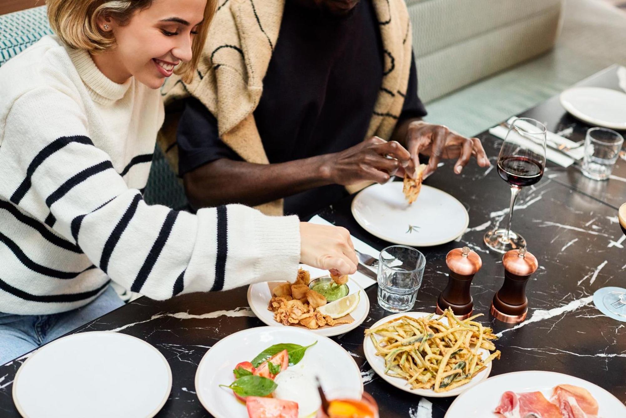 Tribe Manchester Airport By Accor Хейл Екстериор снимка