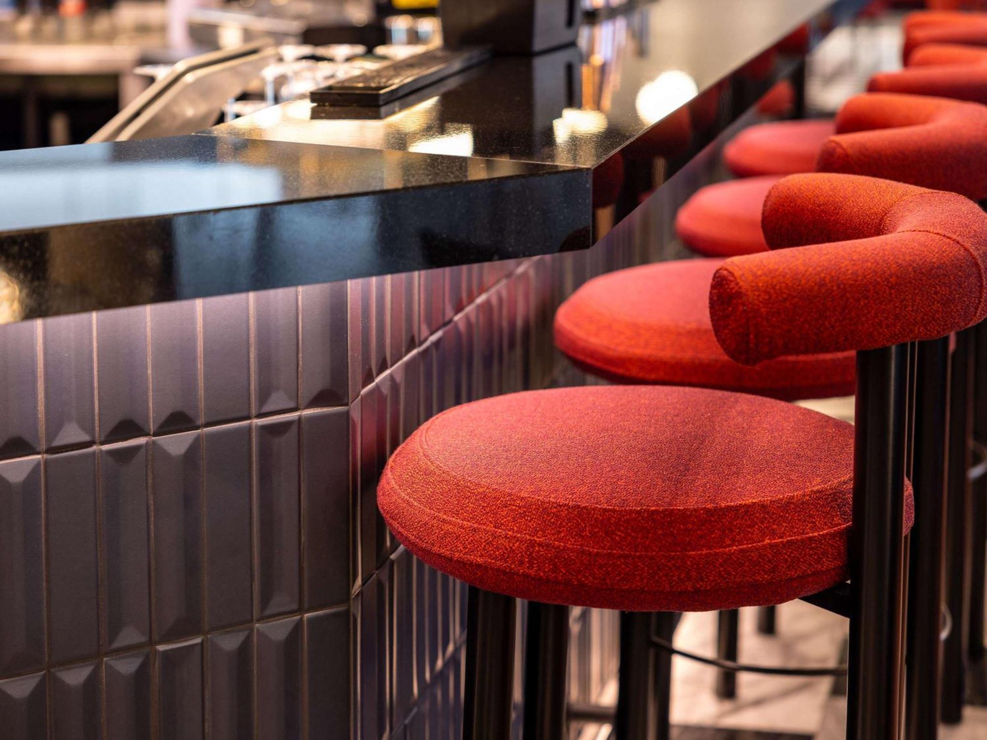 Tribe Manchester Airport By Accor Хейл Екстериор снимка