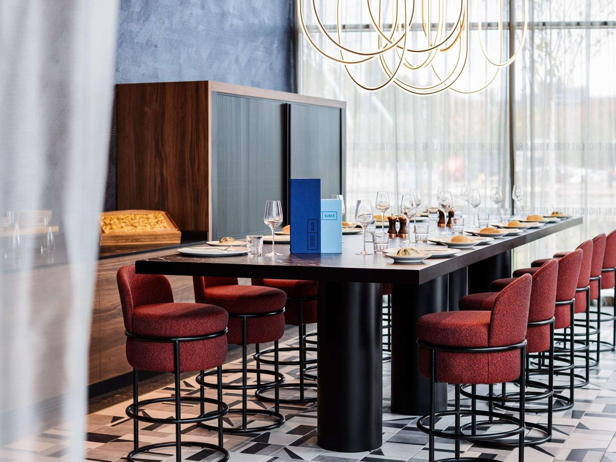 Tribe Manchester Airport By Accor Хейл Екстериор снимка