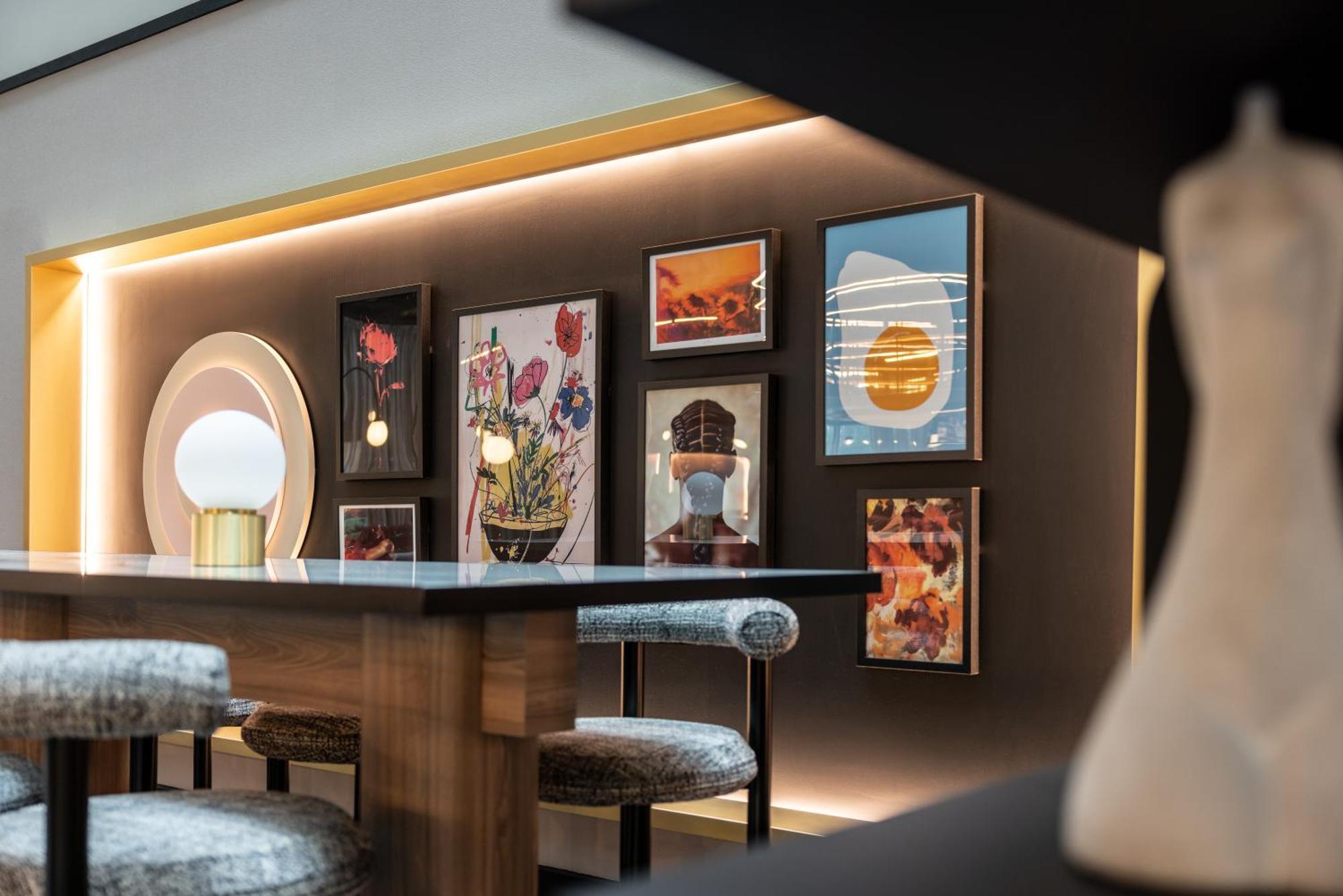 Tribe Manchester Airport By Accor Хейл Екстериор снимка