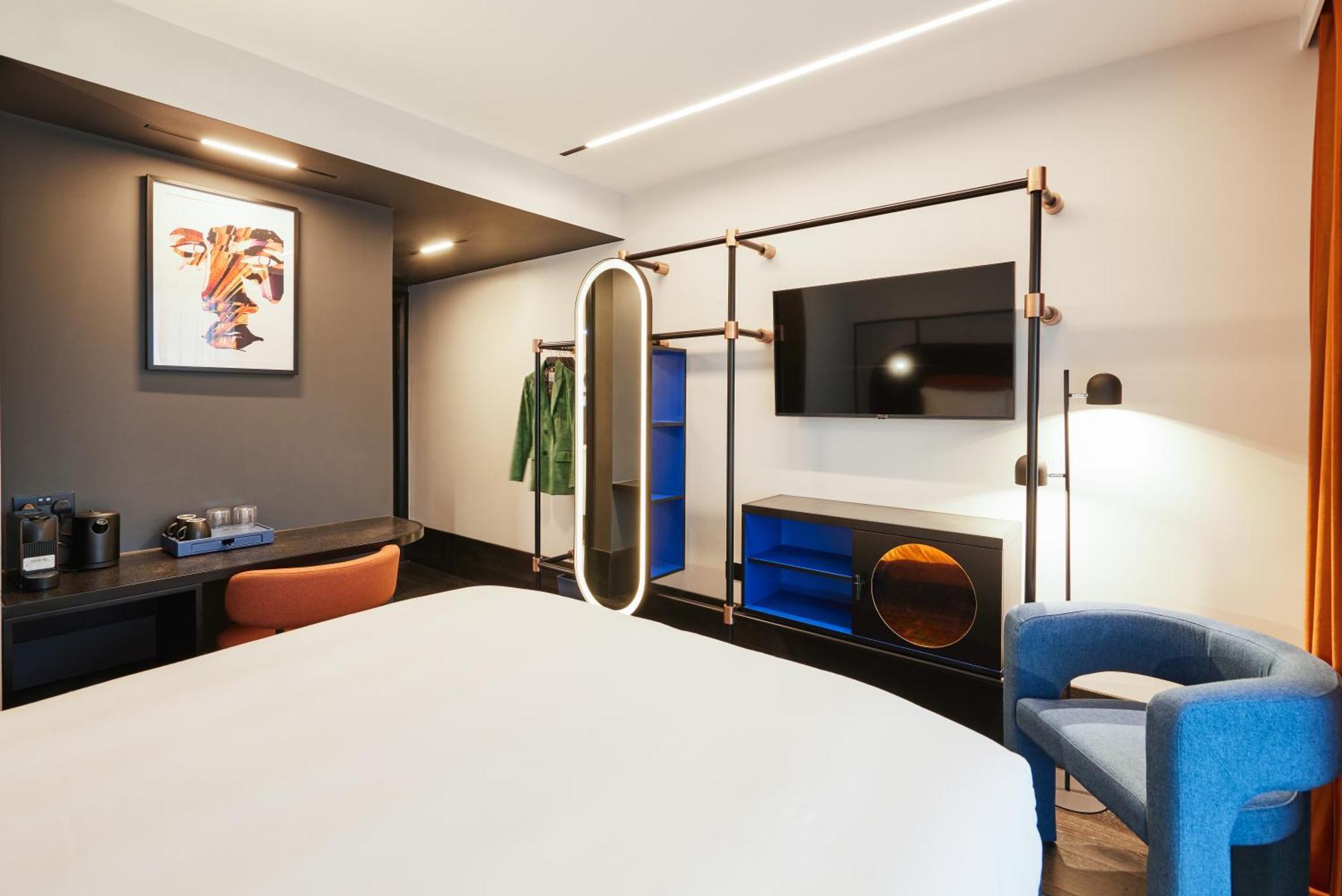 Tribe Manchester Airport By Accor Хейл Екстериор снимка