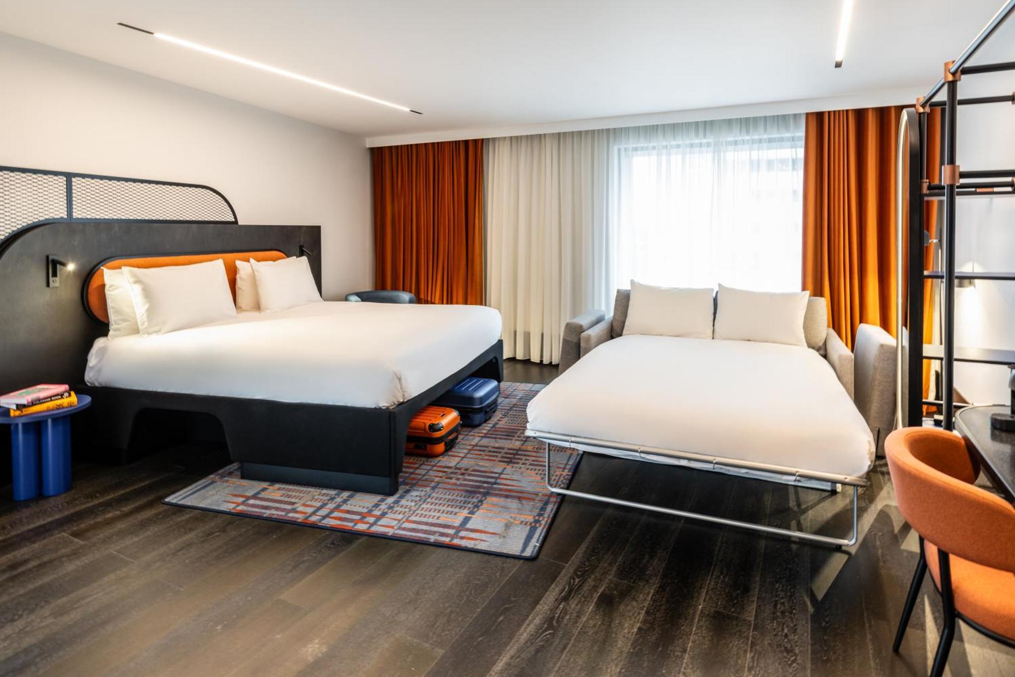 Tribe Manchester Airport By Accor Хейл Екстериор снимка