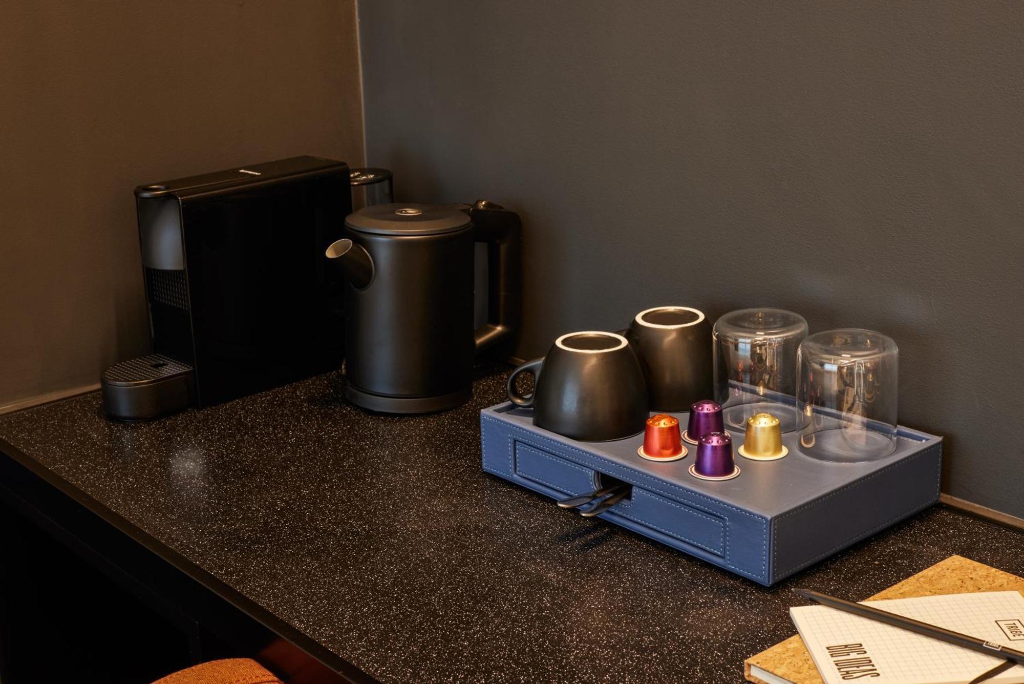 Tribe Manchester Airport By Accor Хейл Екстериор снимка