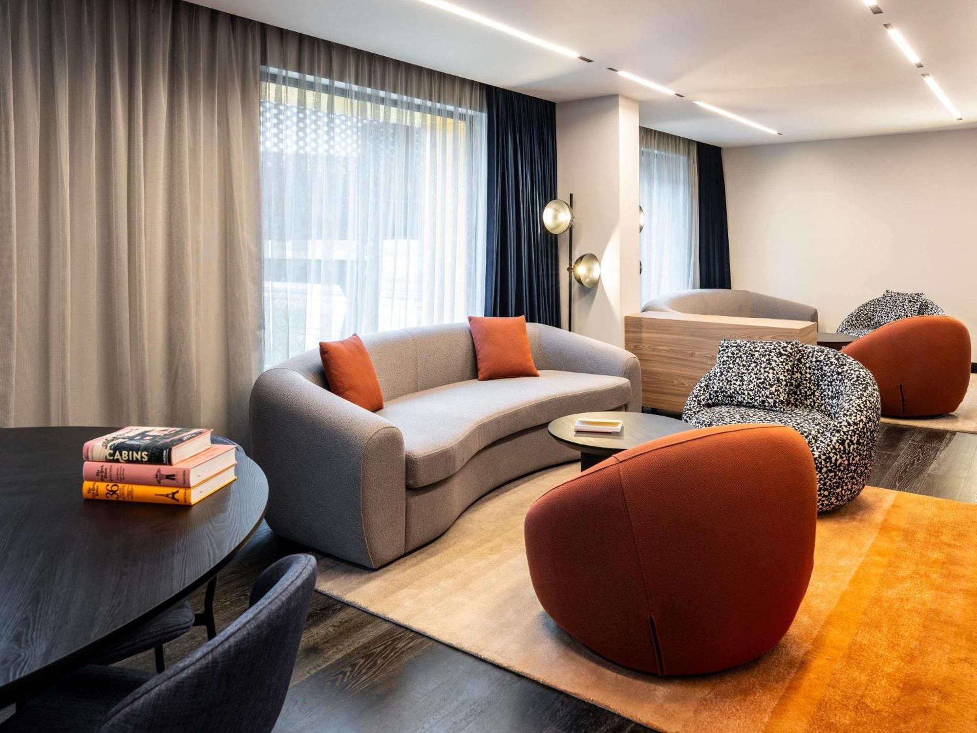 Tribe Manchester Airport By Accor Хейл Екстериор снимка